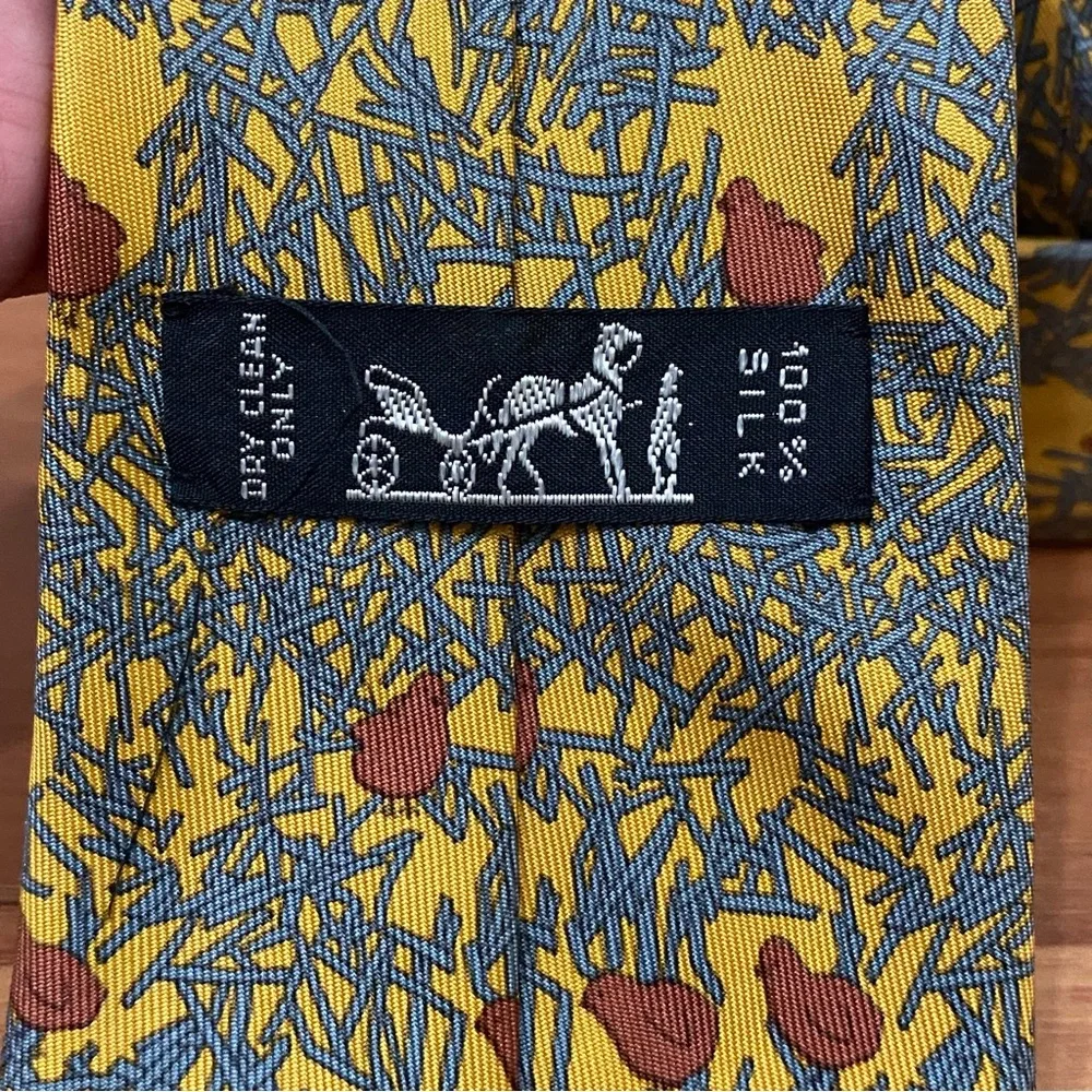 HERMÈS Paris 7364 PA Yellow Blue Quail Bird Chick Straw Print 100% Silk Necktie - Picture 8 of 15